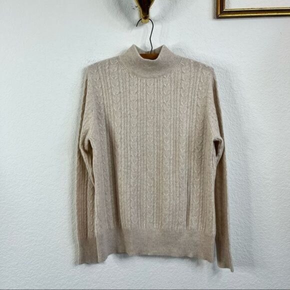 Katherine Kelly Cable Knit Cashmere Sweater - Picture 1 of 5